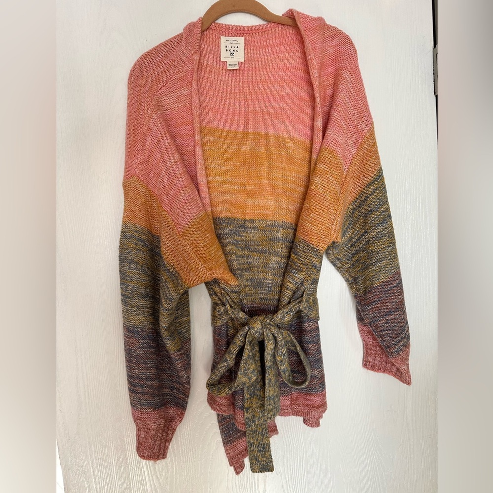 Super cute Billabong cardigan